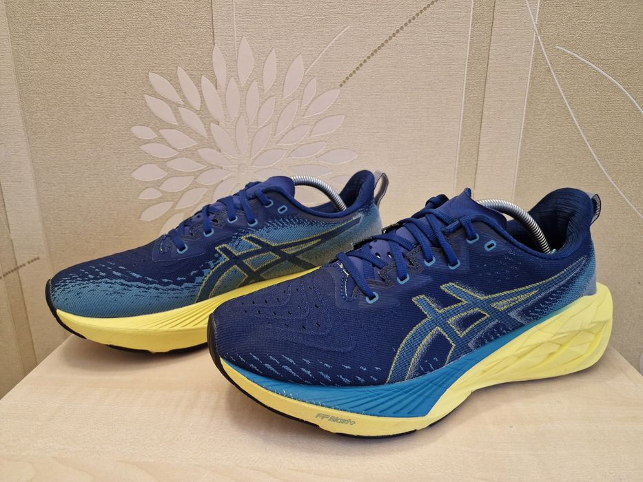 Чоловічі кросівки Asics Novablast 4 розмір 44