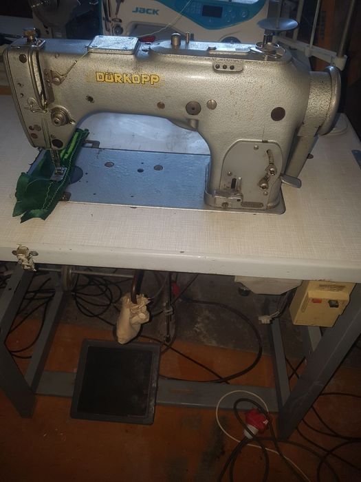 продам швейне обладнання б/у