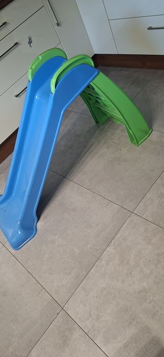 Zjeżdżalnia Little tikes