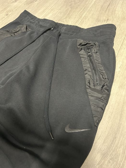 Штани nike з нейлоновими вставками