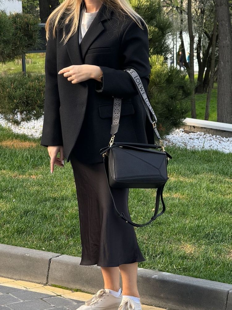Torebka Loewe Small Puzzle Bag in Classic Calfskin Black