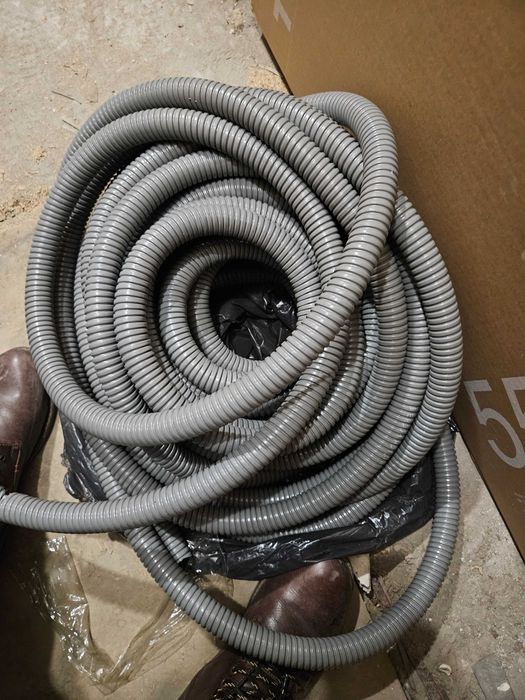 peszel stalowy w osłonie pvc średnica wew. ok. 25 dł. 20 m