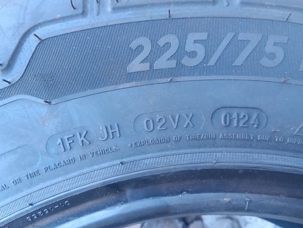 225/75 R16C  118/116R  Michelin Agilis 3