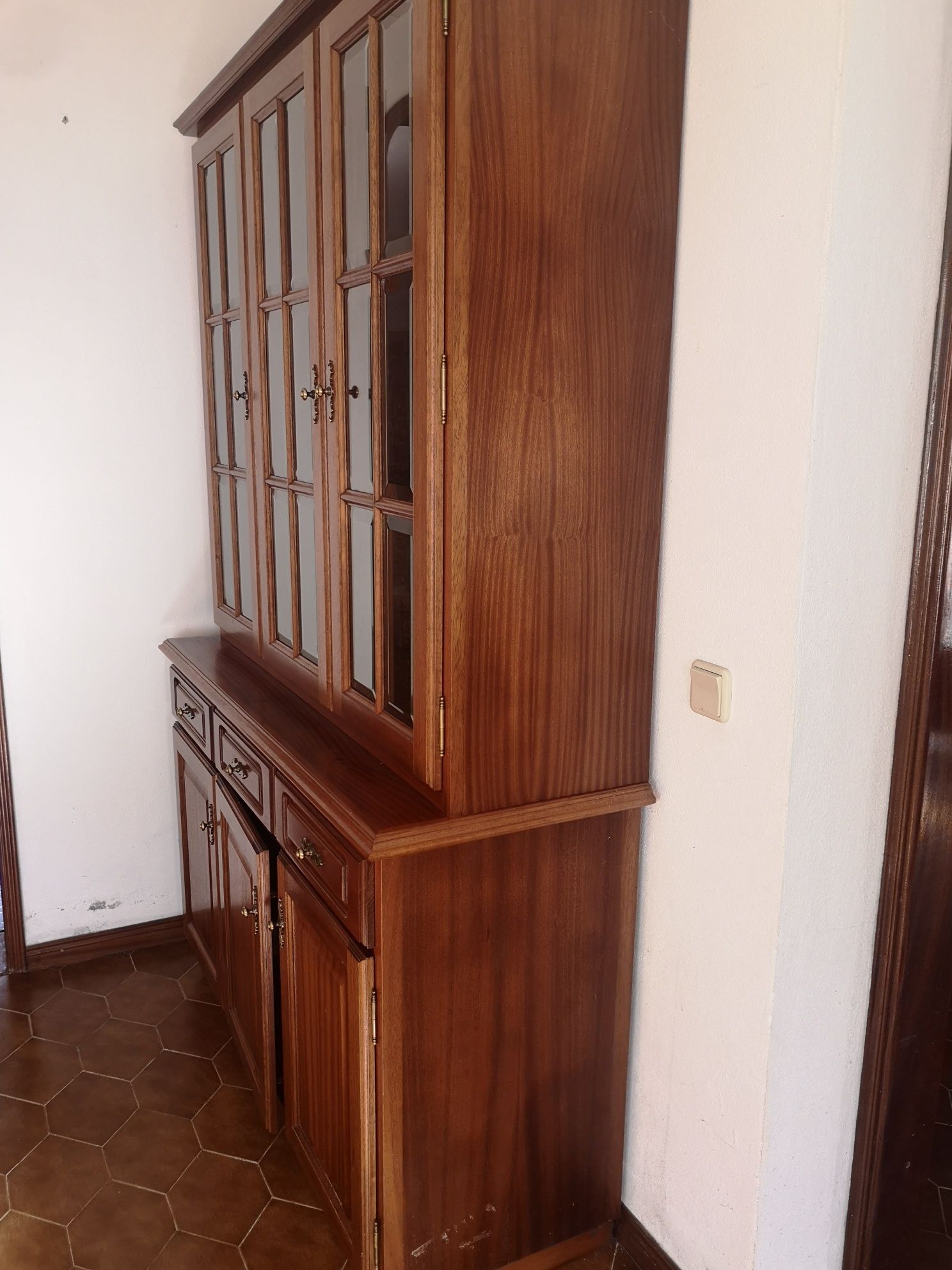 Móvel louceiro em mogno, novo