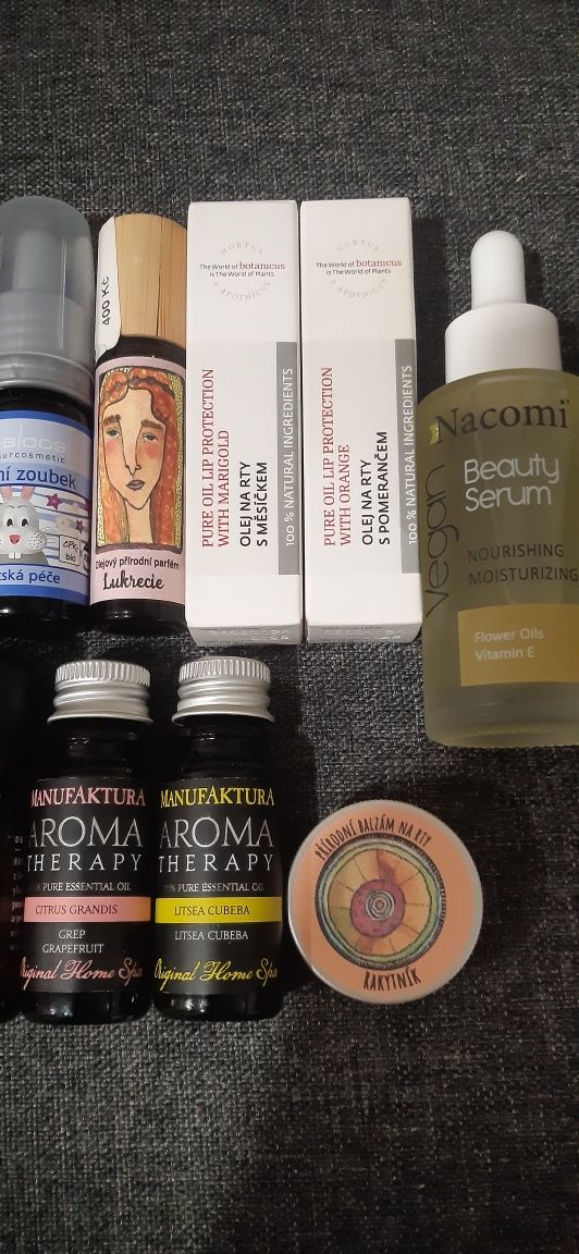 Zestaw olejek+krem,deodorant i t.d.