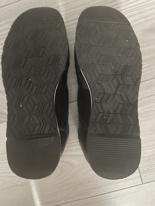 Buty wiązane ze skóry Arturo Vicci.