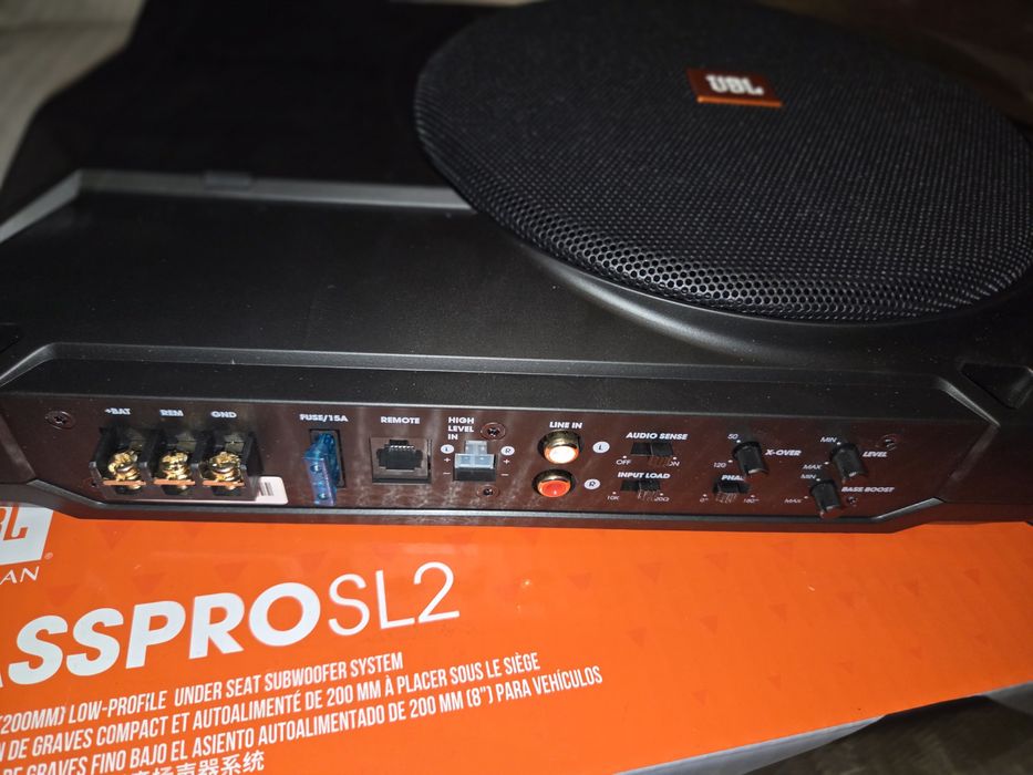 Sprzedam subwoofer samochodowy  JBL BASSPRO SL2 250W