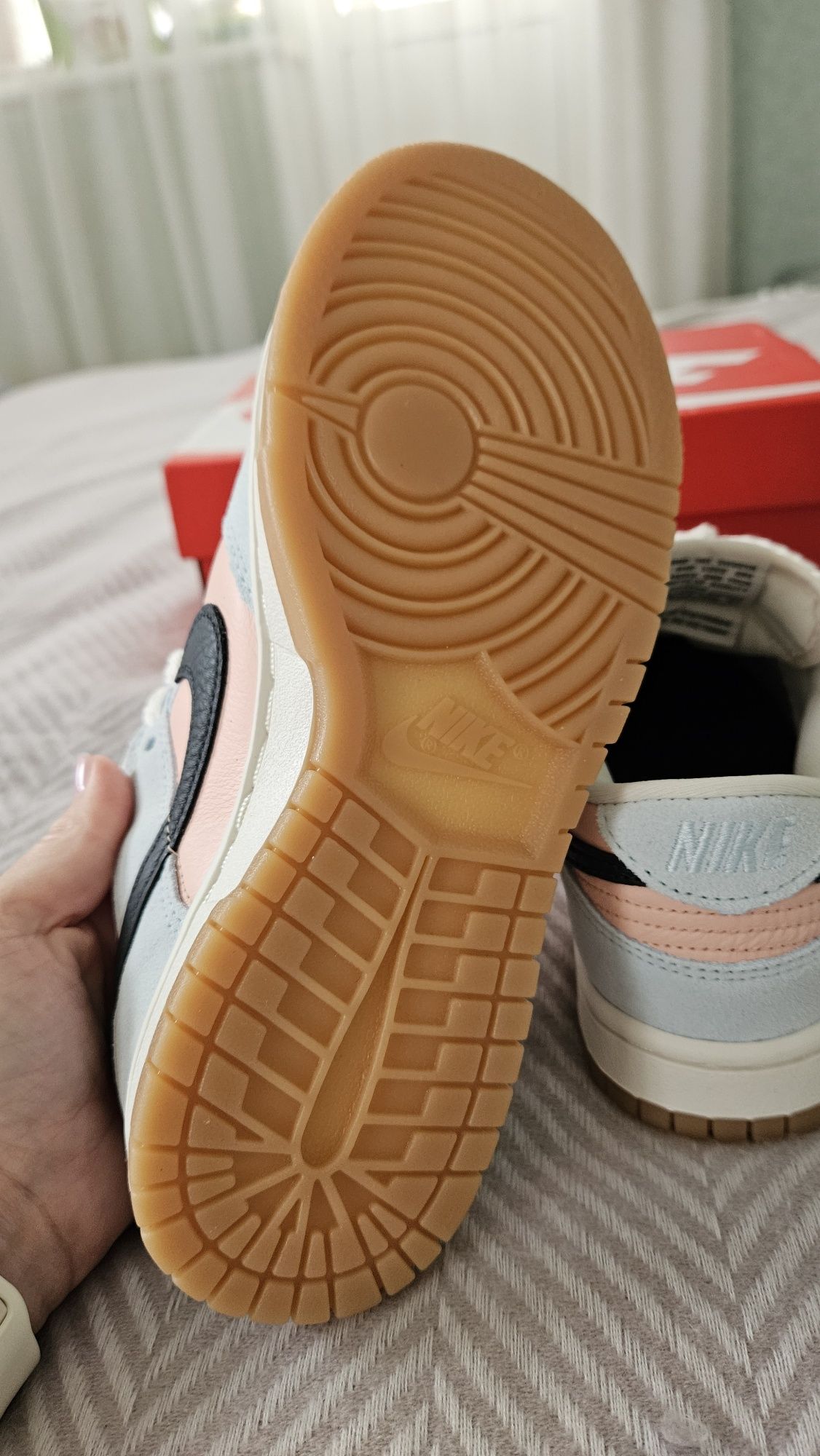 Кросівки кросовки Nike Dunk Low у яскравому дизайні. Оригінал.