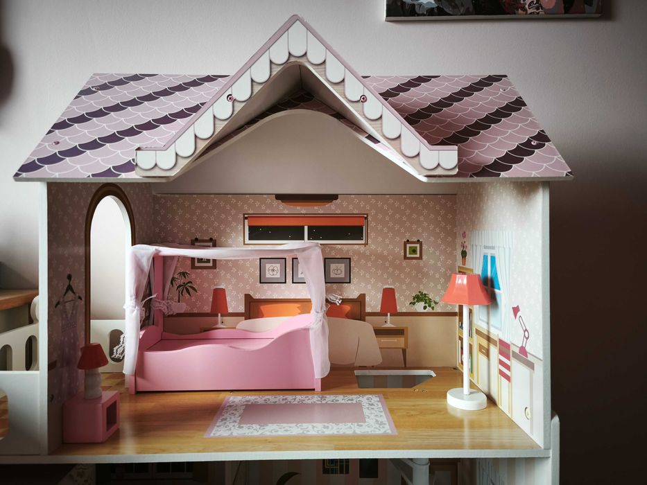 Drewniany domek dla lalek Barbie z windą