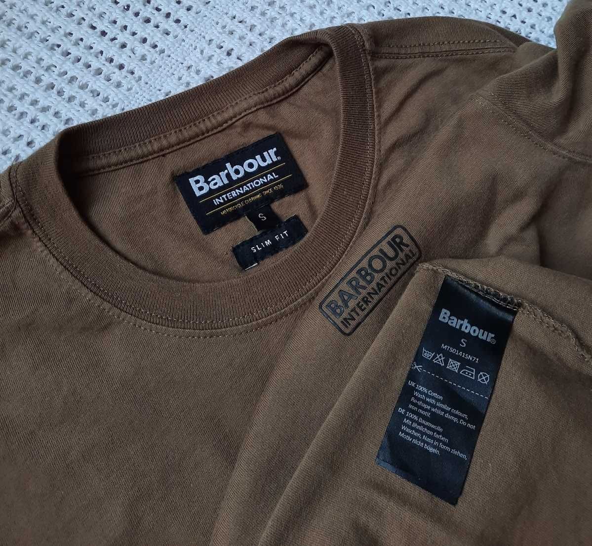 Barbour Slim j.Nowa logo Uniseks khaki czarne logo koszulka bluzka S