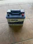 Bateria Varta.
