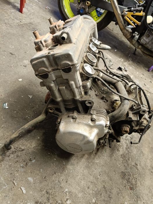 Silnik Honda CBR 600 gaźnik   czytaj opis