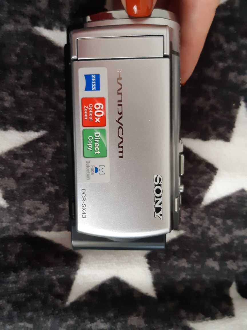 Відеокамера Sony DCR-SX43