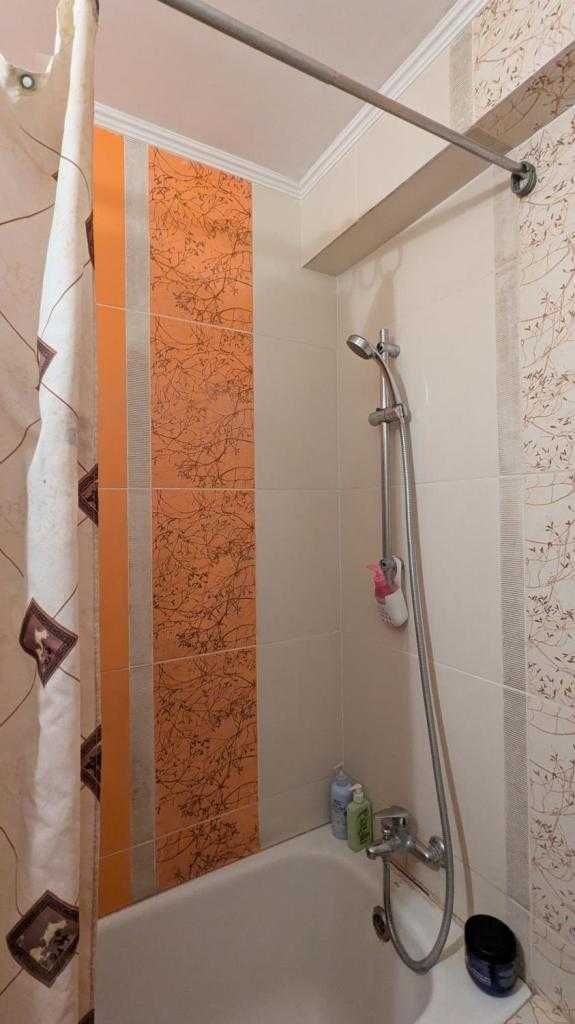 Продам 2-к кв-ру в кирпичном доме с газом на Радужном (3-105-889 ОФ)