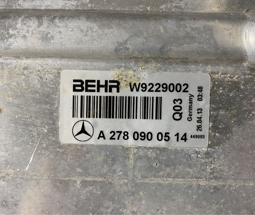 Радіатор інтеркулера Mercedes 4.6 m278 x166 gl450 gl500 інтеркулер