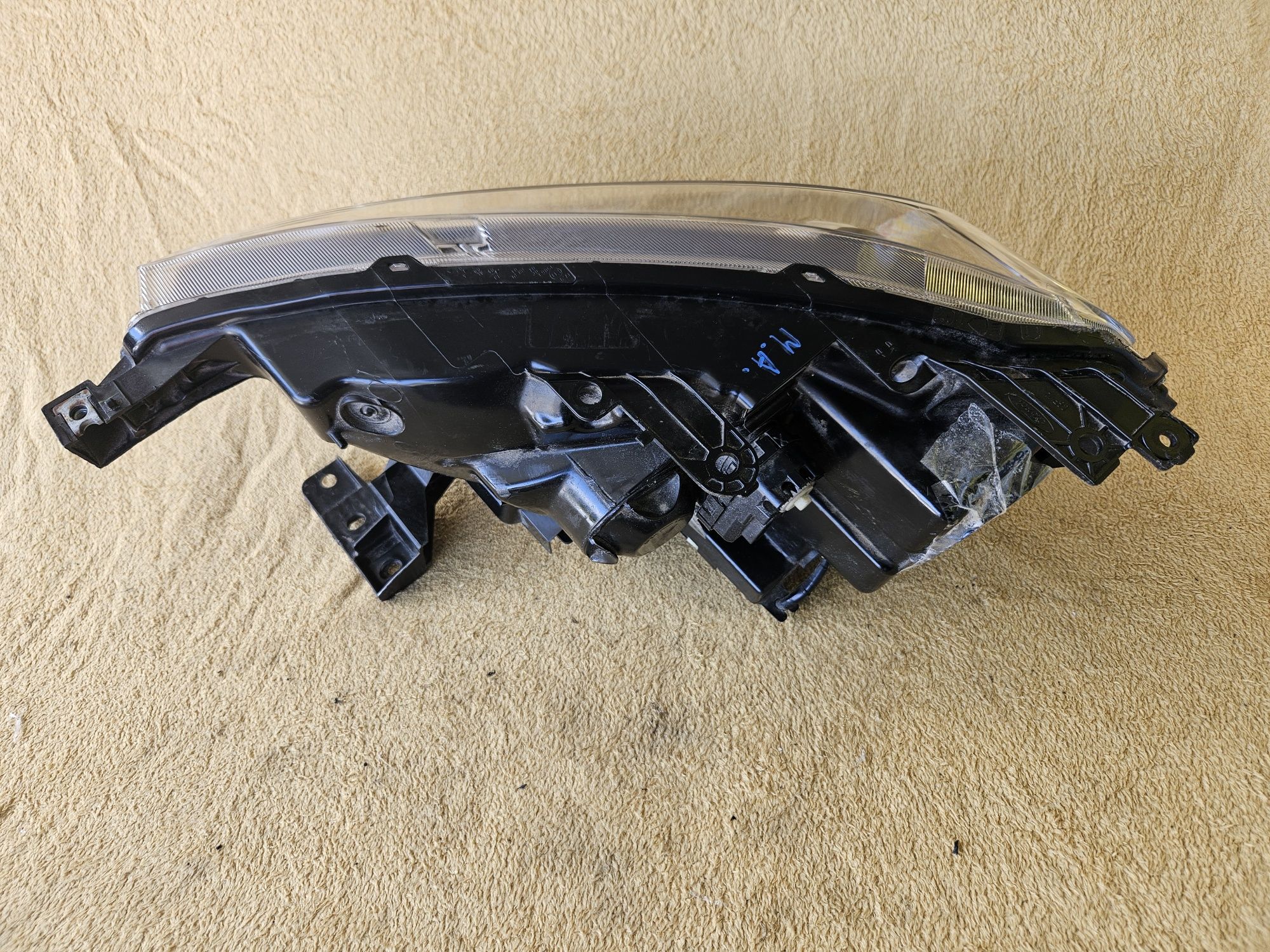 Ford Renger 4 5 lift xenon lewa lampa Ładna