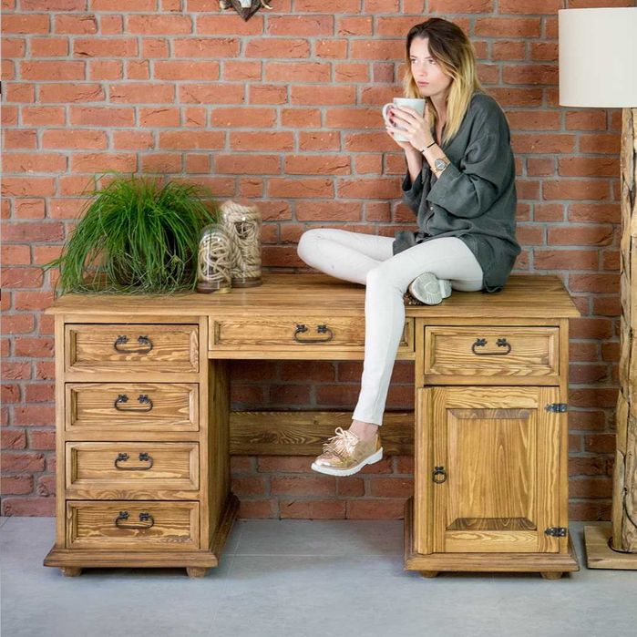 Drewniane biurko rustykalne BIK03 w różnych kolorach