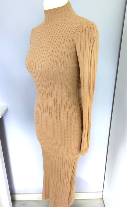 Sukienka z półgolfem