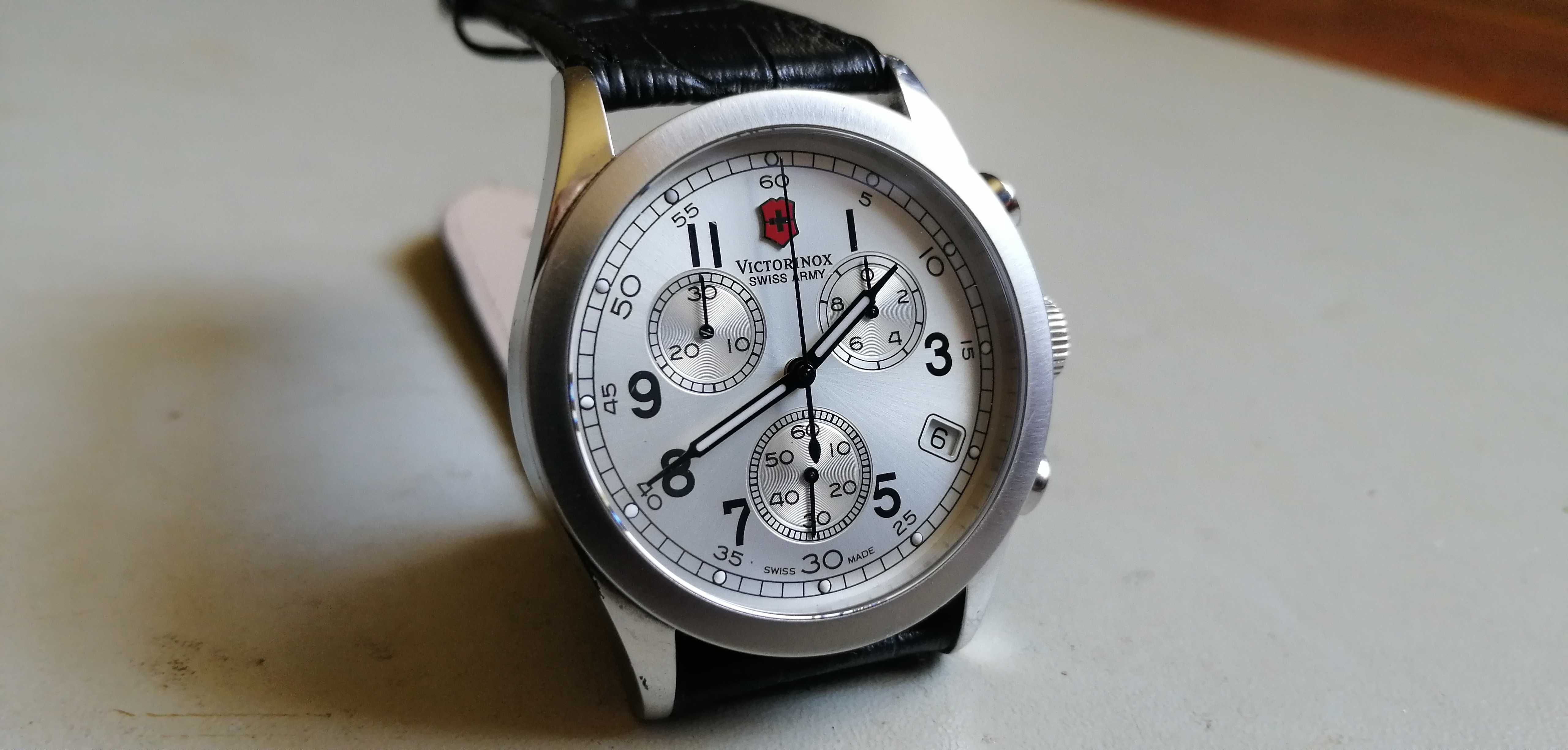 VICTORINOX - swiss army - zegarek