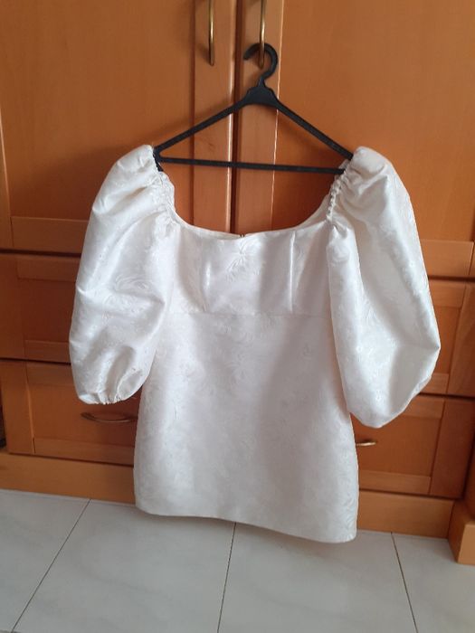 Vestido branco C/ manga de Balão ( Marca  Cawé  )