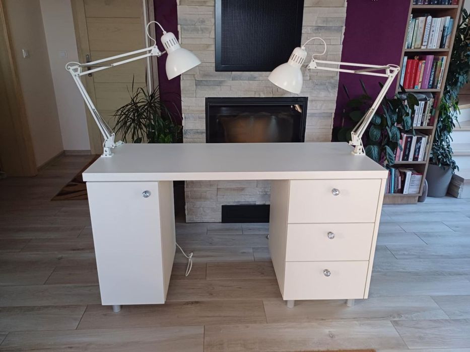 Duże stabilne biurko