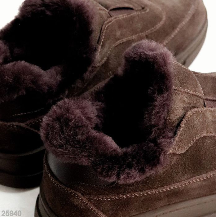 Жіночі шкіряні зимові черевики в кольорах