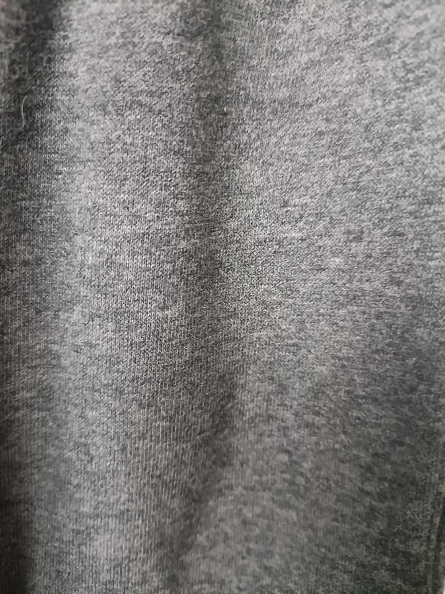 Szare spodnie dresowe ściągacze bawełna ocieplenie r. 140 h&M na gumie