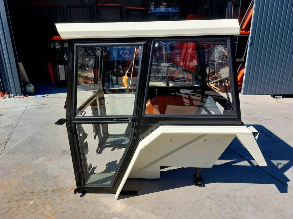 Kabina kabiny ciagnikowe c330 c360 mf t25