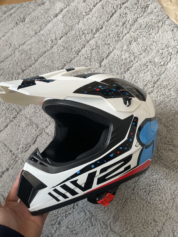 Kask fox v2 nowy