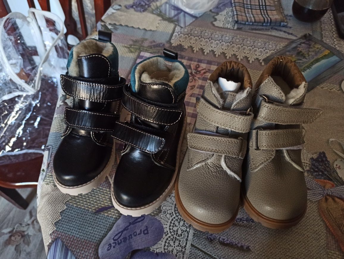 Детские ботиночки сапожки новые цена за две пары