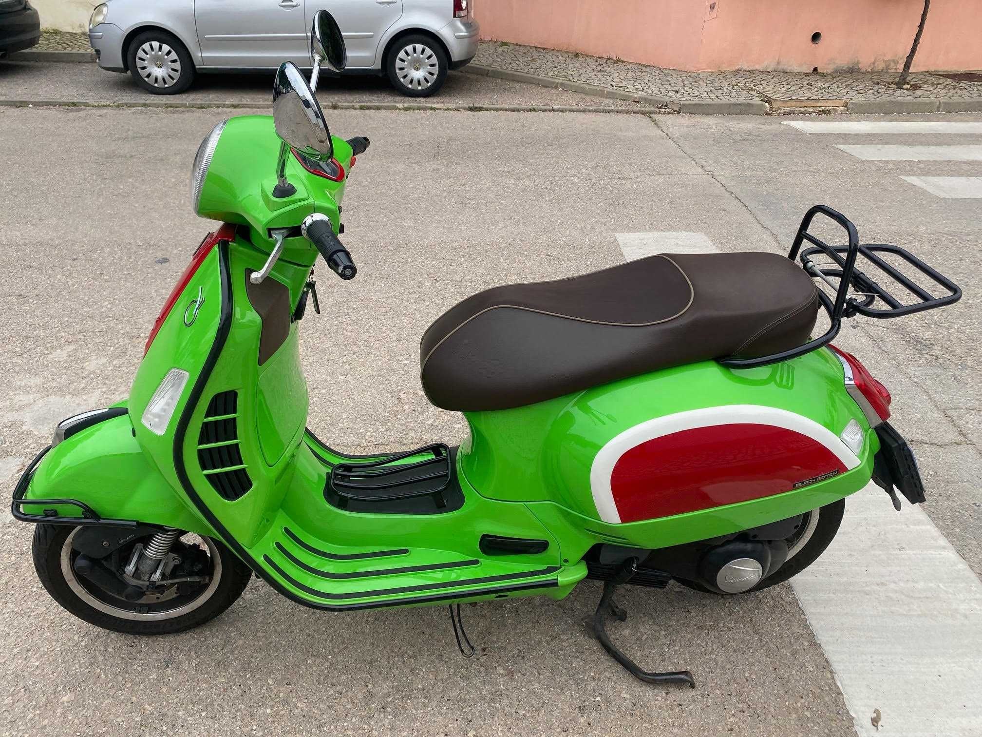 Vespa GTS 300 GTS ABS Black Edition 70th Anniversary