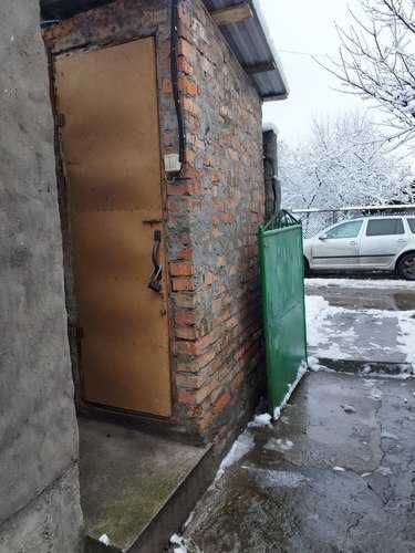 Половина  Будинку Близько центру н