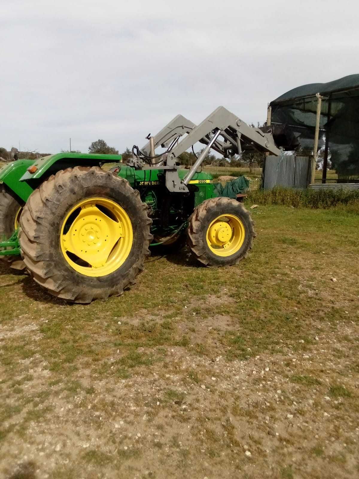 John deere 2650 90 cavalos com carregador frontal