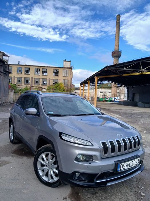 Jeep Cherokee Jeep Cherokee stan doskonały 7 L/100 km diesel