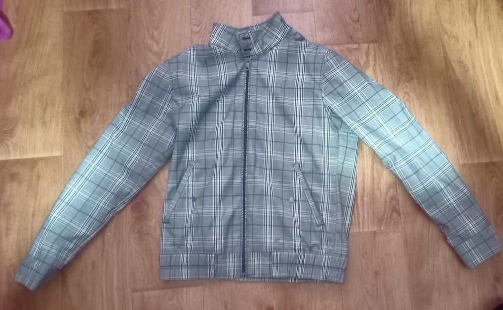 Продаю курточку Esprit