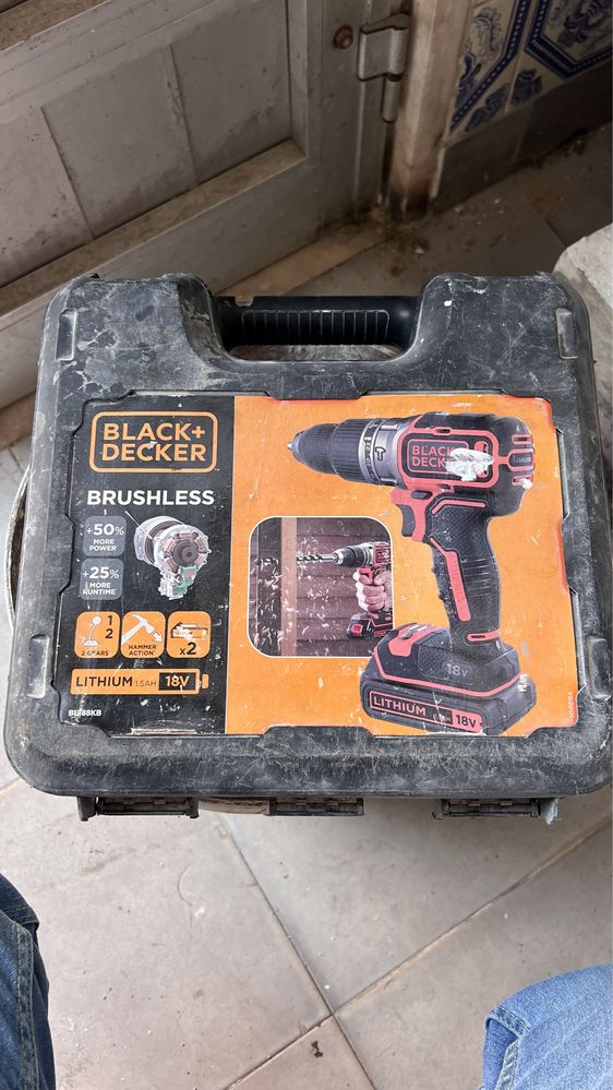 Berbequim percutor sem fios 18 v Black + Decker BCD003C1-QW c 2bateria