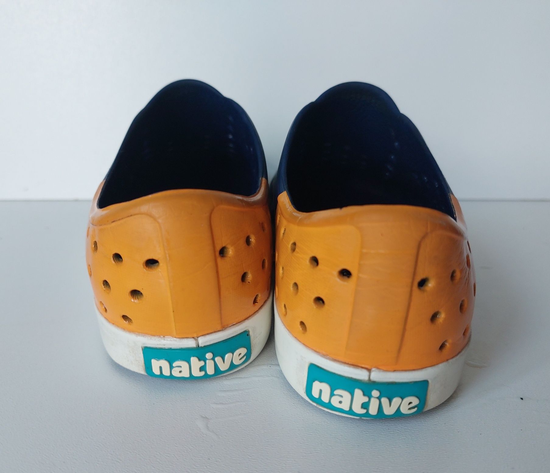 Buty trampki Slipersy native Jefferson c12/29 granatowo pomaranczowe