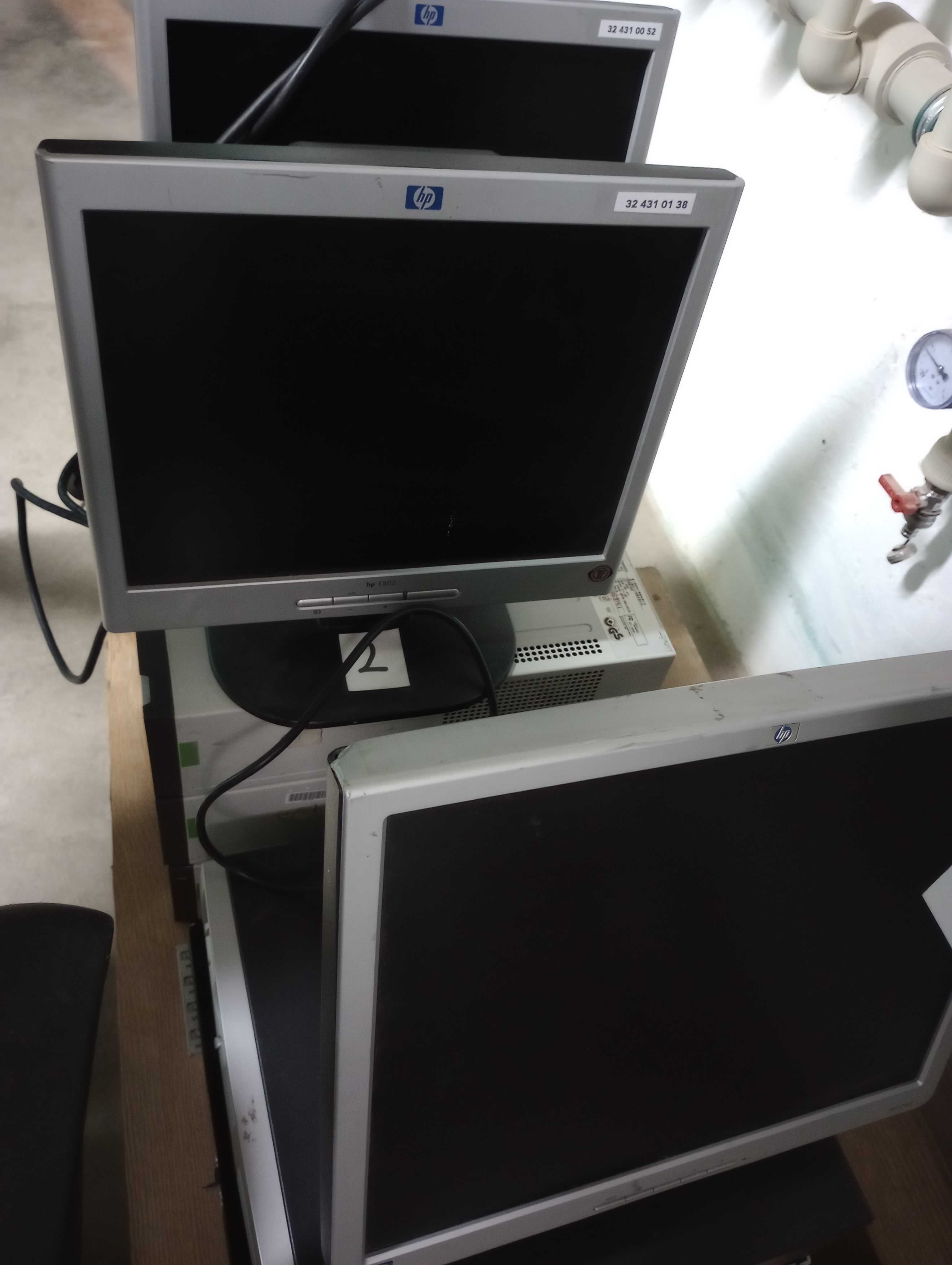 Monitory LCD 15 cali HP 1502 + 17 cali HP 1740 - zestaw 3 sztuk