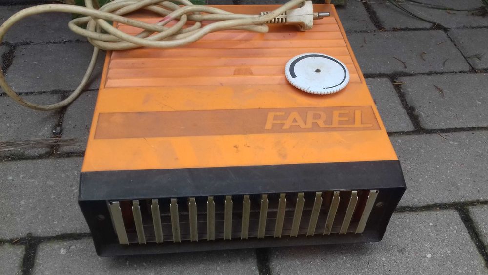 Grzejnik elektryczny z nawiewem (farelka konwektor )