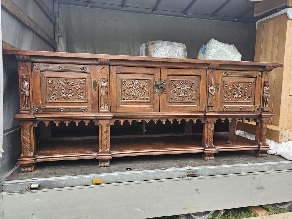 Antyczna drewniana komoda z rzeźbieniami i okuciami 238,5x93x57