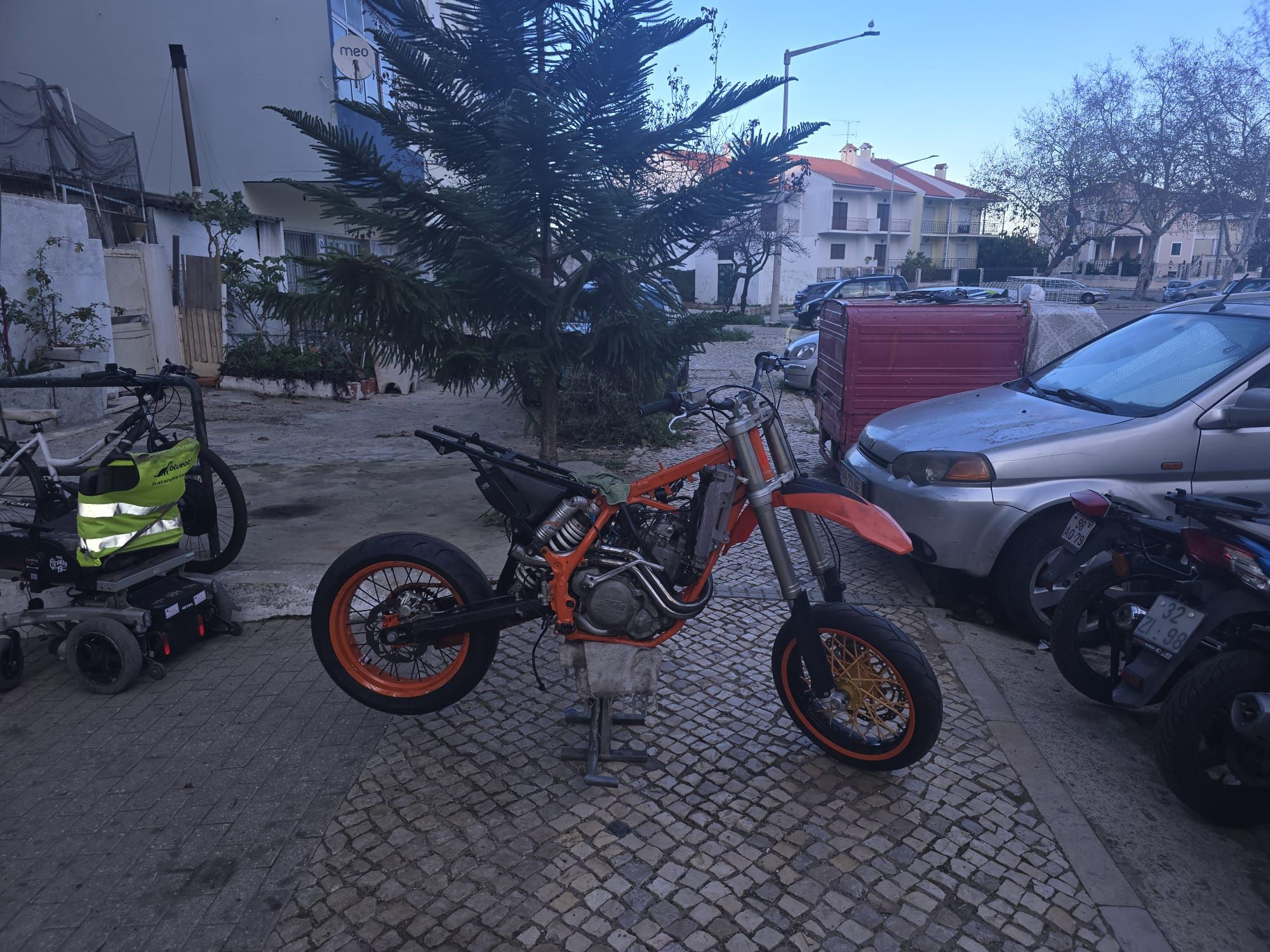 VENDO KTM EXC 525 de 2004 super motard matrículada