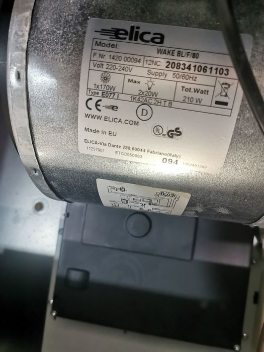 Витяжка Elica WAKE BL/F/80