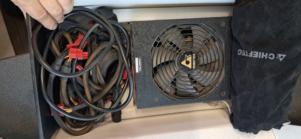 Блок питания Chieftec Navitas 1250W GPM-1250C
