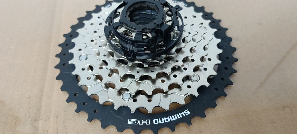 Kaseta Shimano CS-HG400-8 rzędowa..