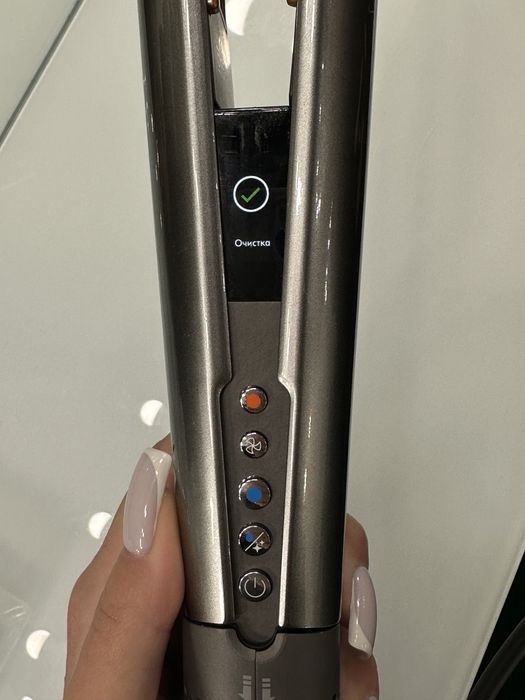 Оригинальный фен‑выпрямитель Dyson Airstrait