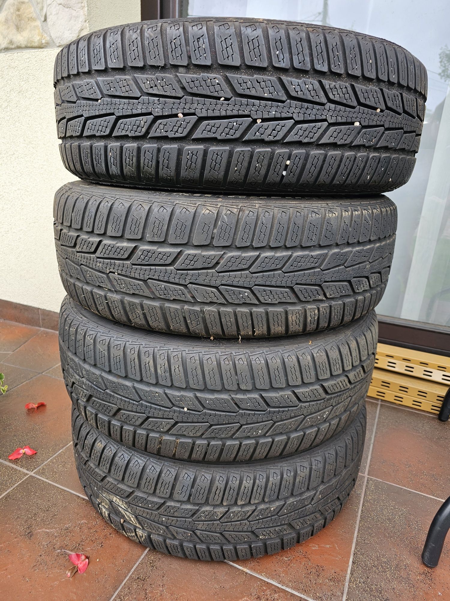 Opony zimowe 185/60 R15