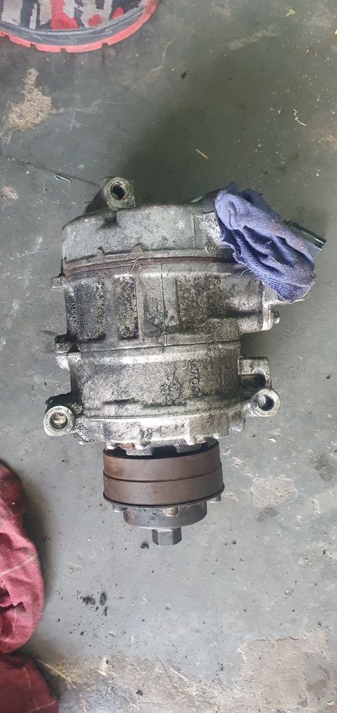 Kompresor klimatyzacji pompa klimy Audi s4 b6 4.2 v8 Bbk a6 c6 czesci