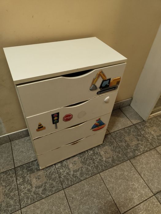 Komoda oddam za darmo