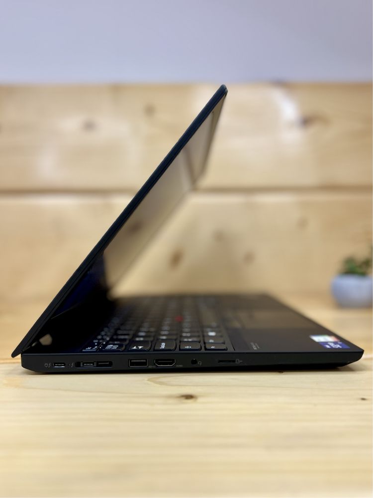 2022 рік/Lenovo ThinkPad T15 Gen 2/i7-1185G7/16GB+512GB/15.6"FHD IPS