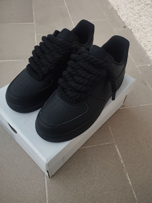 Nike Air force preto com cordão